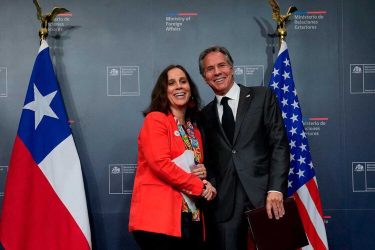 Blinken destaca que EEUU tiene "prioridades compartidas" con Chile