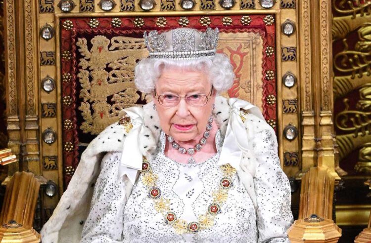 ¿Qué hacía exactamente la reina Isabel II?