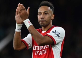 Barcelona refuerza su delantera con Aubameyang