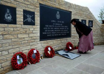 El Reino Unido conmemora los 40 años de la rendición argentina en Malvinas