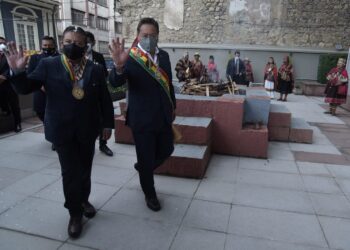 Una ceremonia ancestral da inicio a los festejos por el Día del Estado Plurinacional