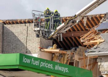 Al menos nueve muertos en explosión en una gasolinera en Irlanda