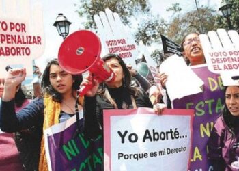 La despenalización del aborto vuelve a estar sobre la mesa en Perú