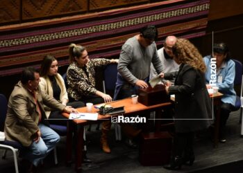 El Legislativo no reúne los 2/3 para elegir al Defensor del Pueblo en primera ronda de votación