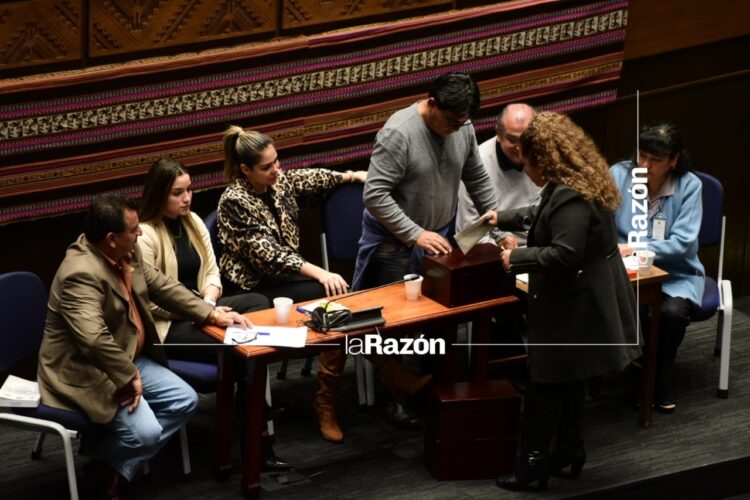 El Legislativo no reúne los 2/3 para elegir al Defensor del Pueblo en primera ronda de votación