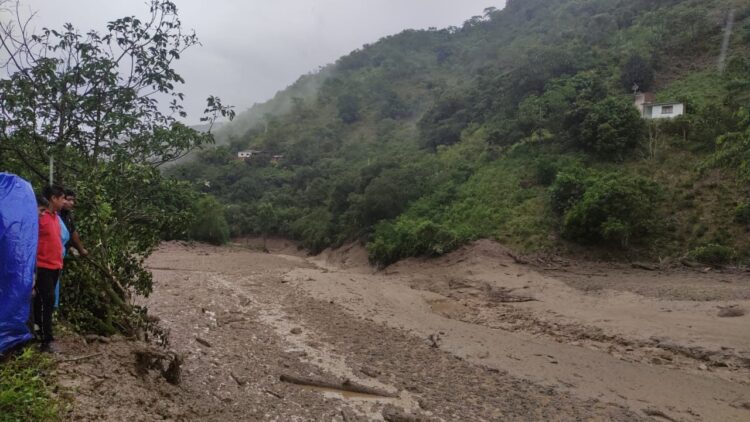 Una riada afecta a una comunidad en los Yungas y deja a un profesor desaparecido