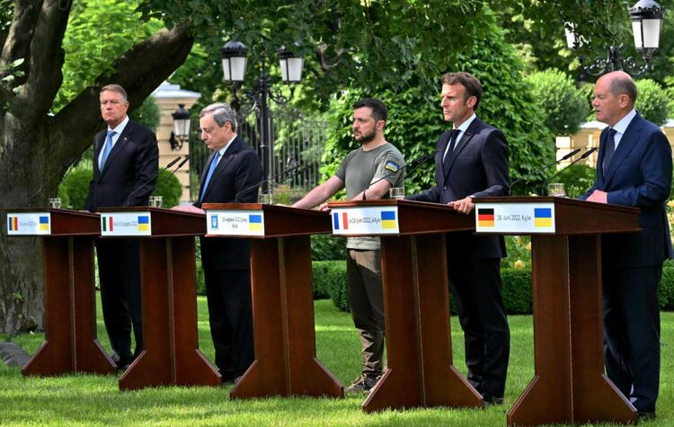 Francia, Alemania, Italia y Rumania apoyan candidatura ‘inmediata’ de Ucrania a la UE