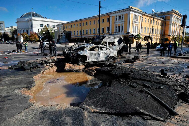 Al menos 10 muertos en Ucrania tras bombardeos masivos de Rusia