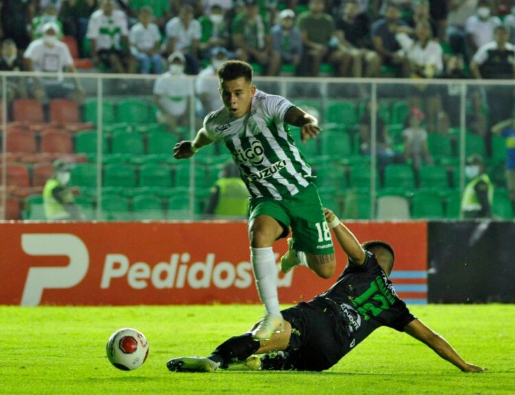 Henry Vaca afirma ahora que es difícil jugar en la altura