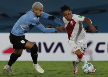 El uruguayo Ronald Araújo decide operarse a dos meses del Mundial