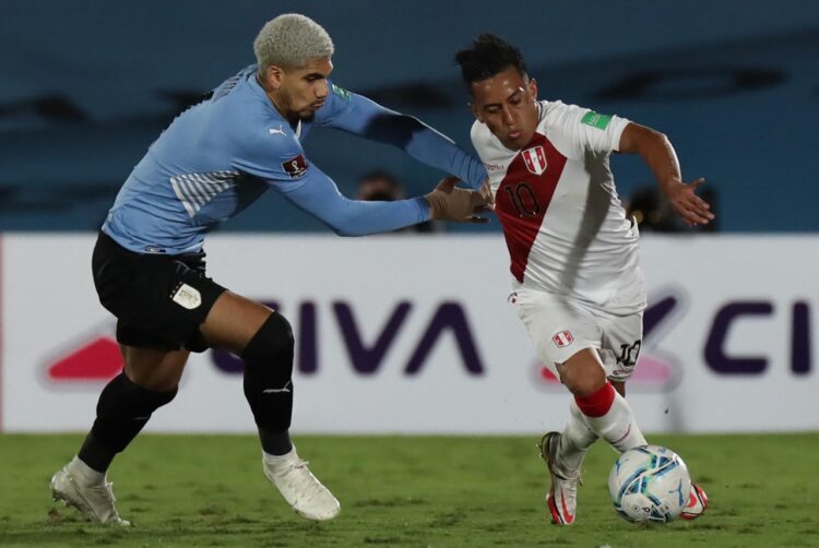 El uruguayo Ronald Araújo decide operarse a dos meses del Mundial