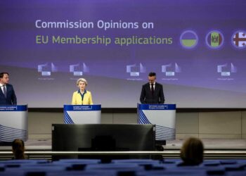UE respalda ‘sueño europeo’ de Ucrania y Rusia recorta sus suministros de gas