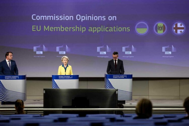 UE respalda ‘sueño europeo’ de Ucrania y Rusia recorta sus suministros de gas