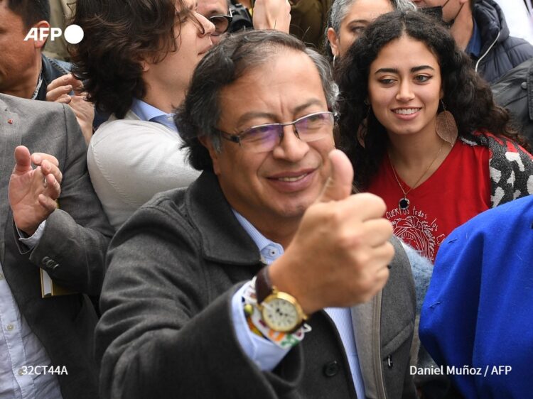 Mandatarios de izquierda latinoamericanos celebran victoria de Petro en Colombia