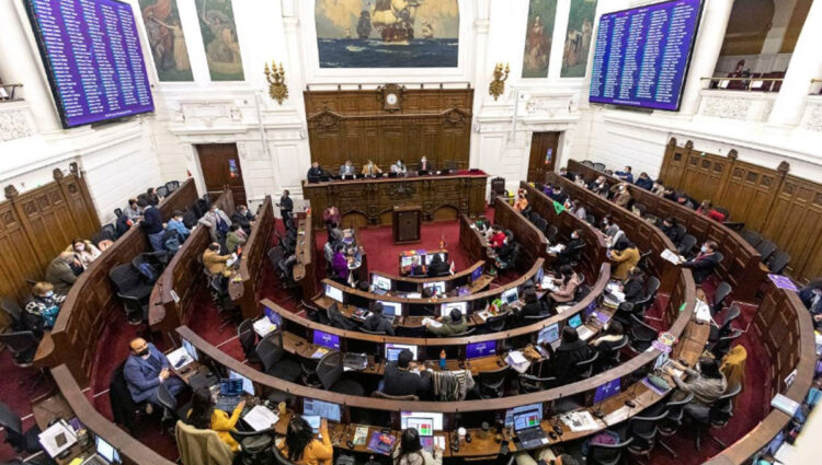 Convención chilena concluye la redacción de una nueva Constitución para Chile