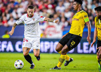 El Sevilla naufraga ante el Dortmund y Lopetegui queda a la deriva