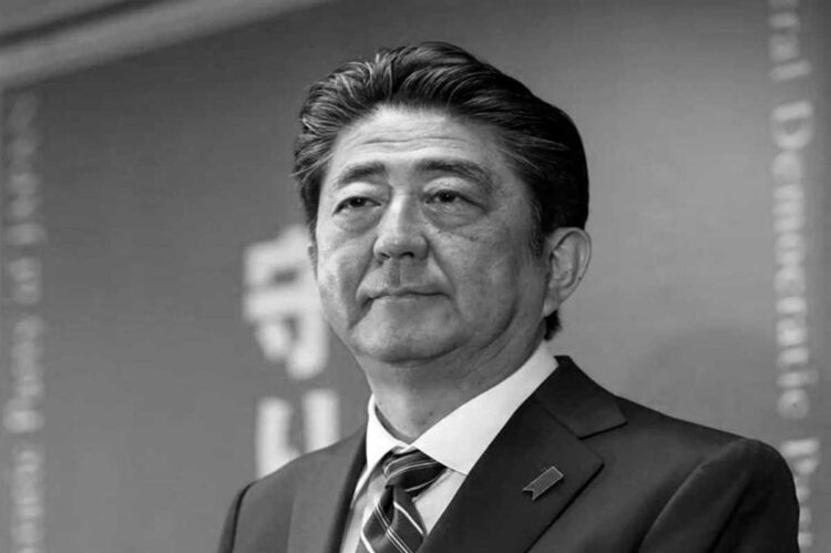 Asesinato de Abe pone de relieve las relaciones de los políticos y la secta Moon