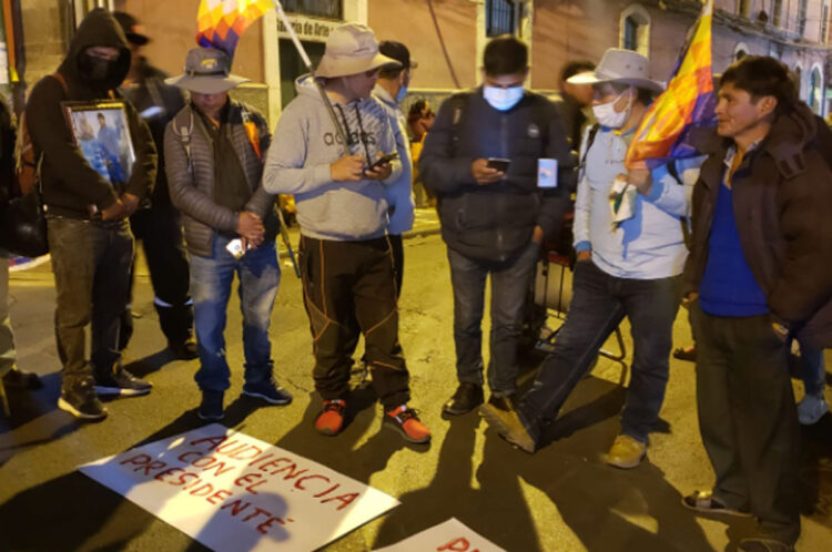Detenidos y torturados de 2019 instalan vigilia y exigen audiencia a Arce
