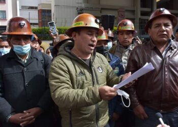 Ministerio entregará áreas de explotación minera a cooperativistas de Oruro