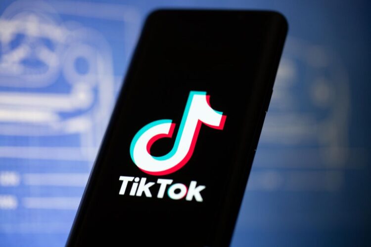 TikTok anuncia suspensión de publicación de videos en Rusia