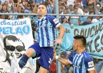 Liga argentina entra en recta final sin pausa tras violentos incidentes