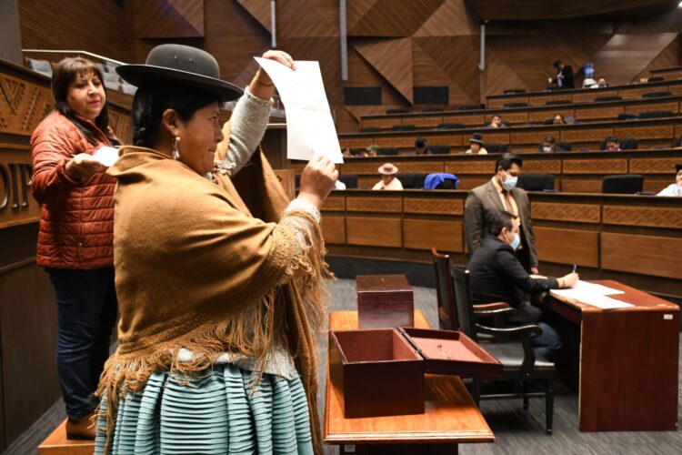 En Diputados forman Comisión de Ética en medio de denuncias de la oposición