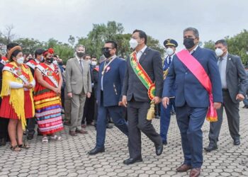 Arce anuncia $us 527 MM para ampliar el aeropuerto e inversión en hidrocarburos en Tarija