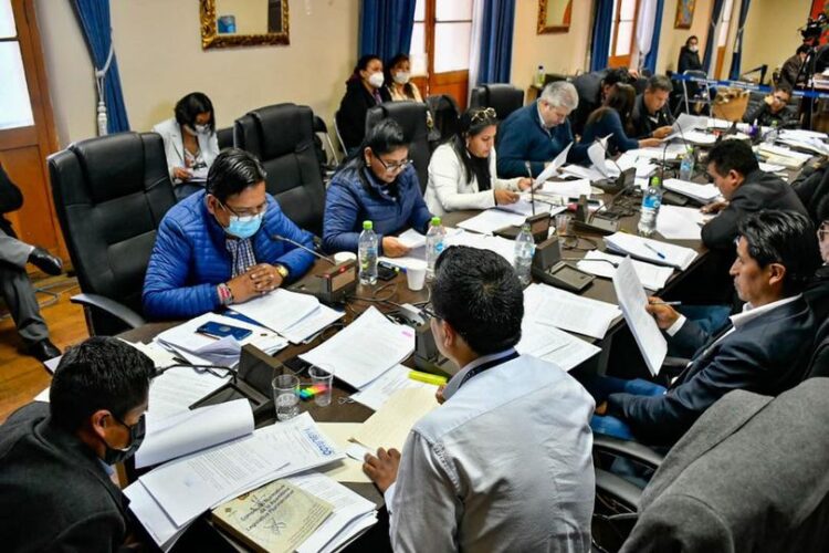 Comisión recibe 133 impugnaciones contra candidatos a la Defensoría del Pueblo