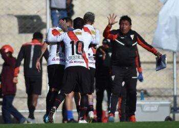 Always salva un punto con golazo de Arce