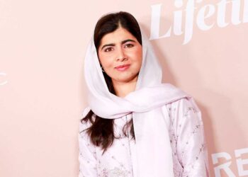 Nobel de la paz Malala visita Pakistán 10 años después del intento de asesinarla