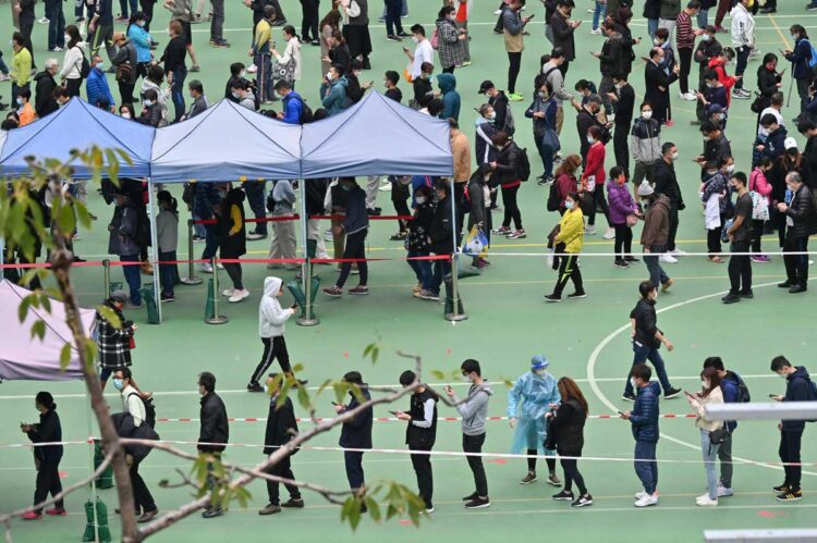 Hong Kong inmerso en el caos antes de pruebas masivas de COVID-19