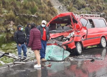 Un accidente en la carretera a los Yungas de La Paz deja al menos 12 heridos