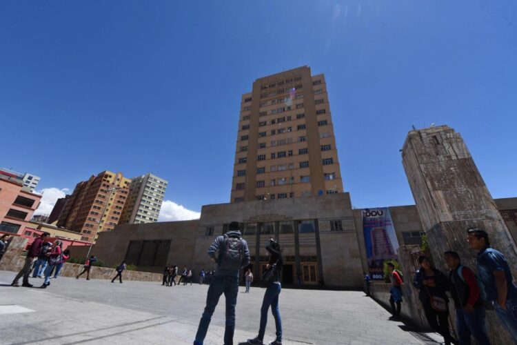 El frontis de la Universidad Mayor de San Andrés. Foto: ArchivoLR