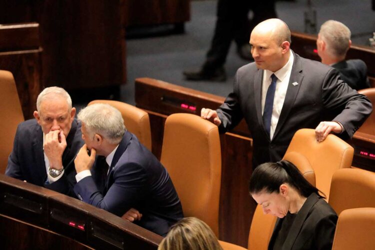 Diputados israelíes votan a favor de disolución del parlamento y nuevas elecciones