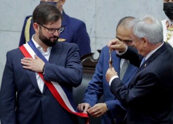 El izquierdista Gabriel Boric asume la presidencia de Chile