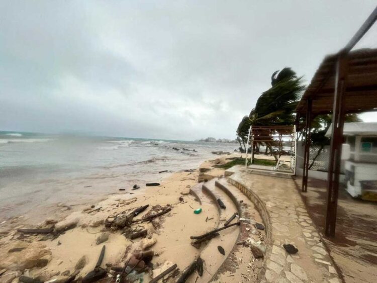 Huracán Julia impacta en Nicaragua tras golpear Colombia