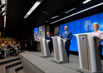 La UE concedió el estatuto de candidata a Ucrania, en plena guerra con Rusia