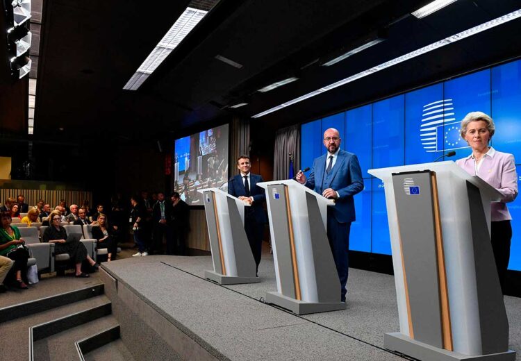 La UE concedió el estatuto de candidata a Ucrania, en plena guerra con Rusia