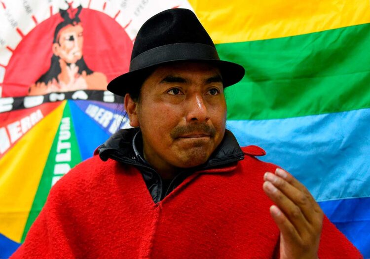 Leonidas Iza, el indígena de poncho rojo que acorrala gobiernos