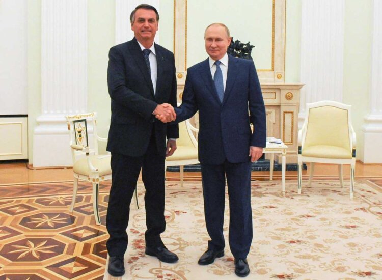Bolsonaro se entrevista con Putin en el Kremlin