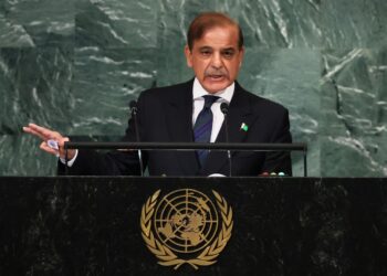 Bajo agua, Pakistán clama en la ONU por salvar el planeta