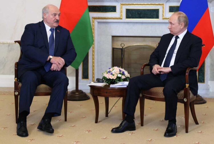 Putin y Lukashenko quieren que la aviación bielorrusa transporte armas nucleares