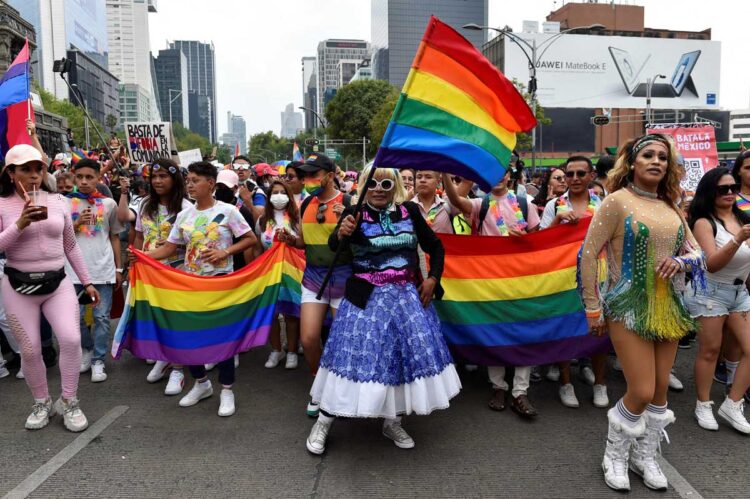 Unas 250.000 personas vuelven a marchar por el Orgullo en México tras la pandemia