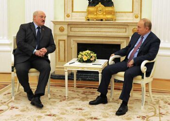 Putin se reúne con bielorruso Lukashenko para hablar de cooperación militar