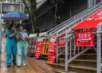 Después de dos años de pandemia, Hong Kong se arrodilla ante el COVID-19
