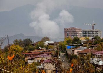 Rusia, ‘extremadamente preocupada’ por violencia en enclave de Nagorno Karabaj