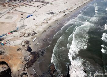 ‘¿De qué vamos a vivir ahora?, se preguntan pescadores afectados por derrame petrolero en Perú