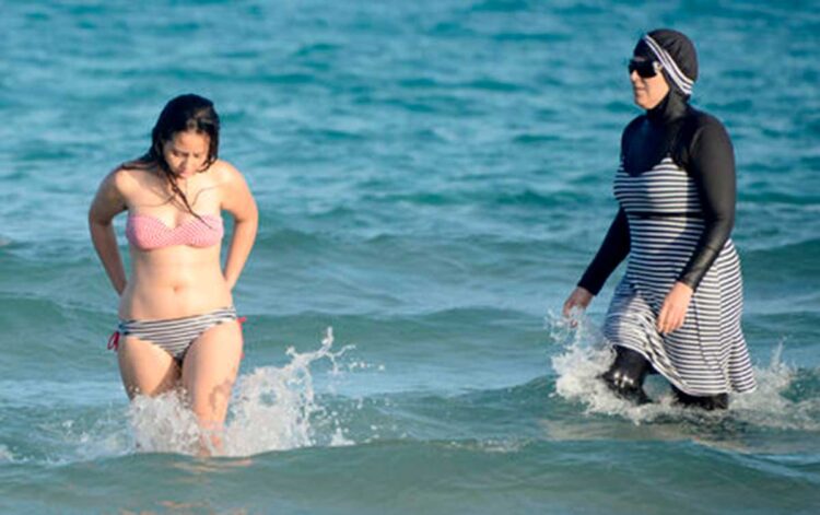 El ‘burkini’ sacude el debate político en Francia