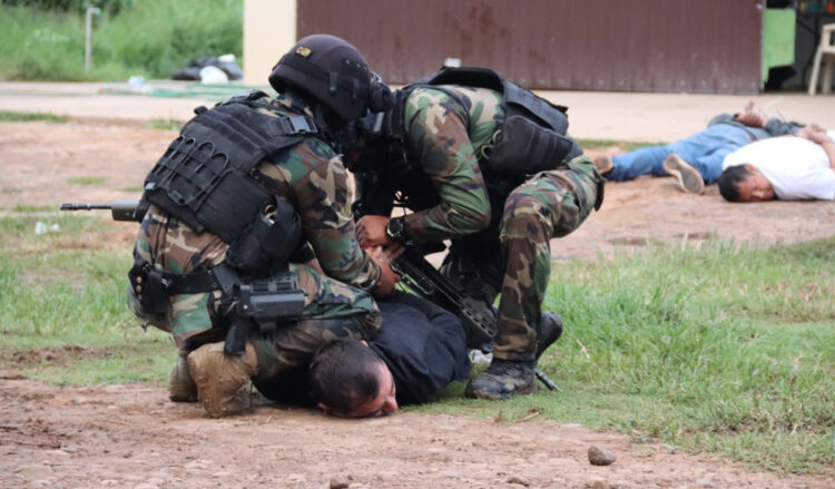 Megaoperativo antinarcótico en Santa Cruz; hallan armas, municiones y aprehenden a más de 30 personas