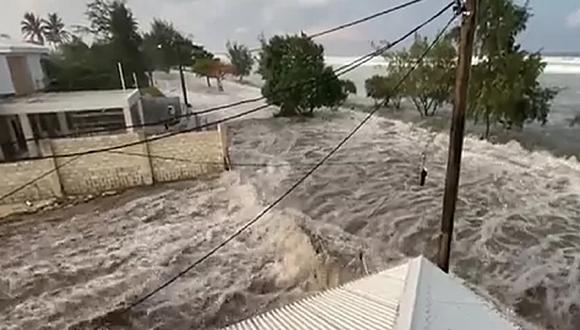 Erupción de volcán en Tonga provoca tsunami y enciende alarmas en oeste de EEUU y Japón
